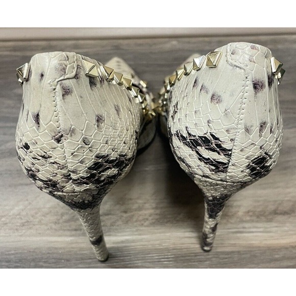 Steve Madden Proto Natural Snake and Gold‎ Studded Pumps Size 7.5 - Picture 10 of 10